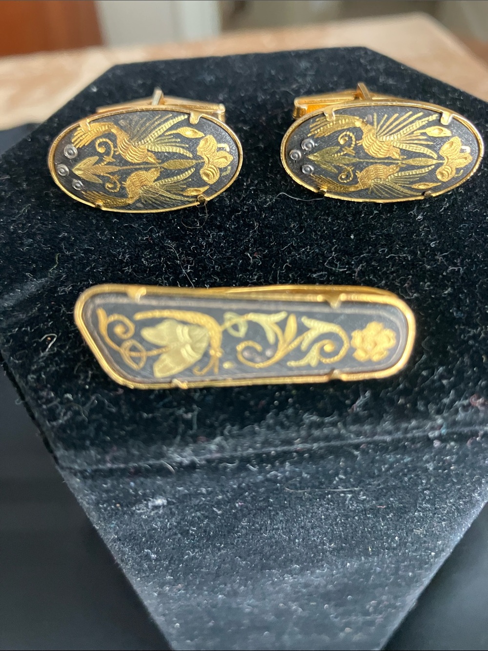 Damascene Cufflinks Gold and Black Engraved Floral  with Matching Money Clip
